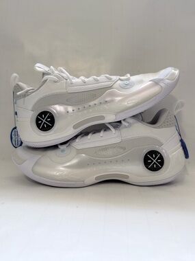 Nike White and Silver Men's Sneakers